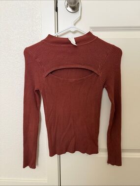 Long-Sleeve Ribbed Cutout Top in Rust Red